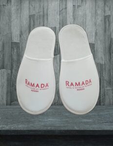 3 mm Kabuk Eva taban üzerine 2mm sünger takviyeli Lüks elyaf kumaş lamine edilmiştir. Kapak kısmı 2mm süngerli tek kat Lüks elyaf Kumaştan imal edilmiştir.
